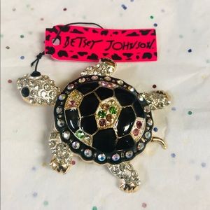 Crystal encrusted Turtle brooch/pendant